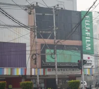 kondisi kabel jaringan di salah satu ruas jalan Pontianak.