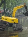 Aktivitas normalisasi saluran di Parit Tokaya, Jumat (9/10/2026).