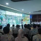 Wali Kota Pontianak Edi Rusdi Kamtono bersama anggota Komisi V DPR RI Syarif Abdullah Alkadrie membahas penanganan air baku dan peningkatan infrastruktur jalan serta jembatan di Pontianak.