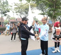 Wakil Wali Kota Pontianak Bahasan saat membuka Lomba Mancing yang diadakan dalam rangka Hari Jadi ke 255 Pontianak di Sungai Jawi, Minggu (18/10/2026).