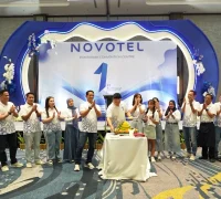 Perayaan ulang tahun pertama Novotel Pontianak Convention Centre bertema ONEderful di Lotus Ballroom pada 20 Oktober 2026.