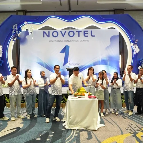 Perayaan ulang tahun pertama Novotel Pontianak Convention Centre bertema ONEderful di Lotus Ballroom pada 20 Oktober 2026.