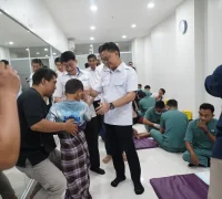 Wali Kota Pontianak Edi Rusdi Kamtono ketika meninjau bakti sosial di RS Kharitas Bhakti, Rabu (21/10/2026).