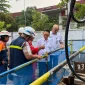 Wali Kota Pontianak Edi Rusdi Kamtono meninjau lokasi pengerjaan proyek SPALD-T, Rabu (21/10/2026).