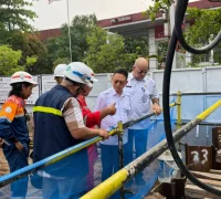 Wali Kota Pontianak Edi Rusdi Kamtono meninjau lokasi pengerjaan proyek SPALD-T, Rabu (21/10/2026).