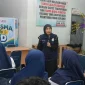 Dokter Spesialis Penyakit Dalam Konsultan Endokrin Metabolik Diabetes RSUD SSMA Pontianak, Amanda Trixie Hardigaloeh, menyampaikan edukasi tentang pencegahan dan pengendalian diabetes melitus kepada pegawai Dinas Perhubungan Kota Pontianak.