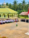 Upacara peringatan Hari Santri di Ponpes Darut Thalibin, Peniraman, Kabupaten Mempawah.