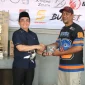 Wakil Wali Kota Pontianak Bahasan saat menjajal kolam pemancingan Galatama MK di Gang Pemancingan, Jalan Karet, Minggu (25/10/2026).
