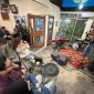 Penampilan Ngulik Jazz dalam gelaran Klab Jazz Karimata di Rakata, Jalan Karimata, Pontianak, yang disambut antusias pengunjung Gen-Z melalui pertunjukan musik dan sesi jam session, Senin (26/10/2026).