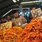 Satgas Ketahanan Pangan Kota Pontianak saat memantau harga komoditas di Pasar Flamboyan, Kamis (29/10/2026).
