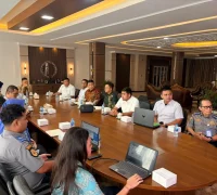 Rapat koordinasi persiapan Program Teman Bus dengan skema BTS di Kantor Wali Kota Pontianak, Kamis (29/10/2026).