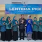 Yanieta Arbiastutie membuka sosialisasi literasi digital bagi kader PKK Kota Pontianak.