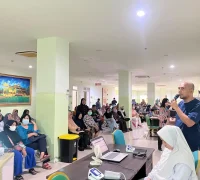 Dokter RSUD Sultan Syarif Mohamad Alkadrie Pontianak memberikan edukasi tentang gejala dan pencegahan stroke dalam peringatan Hari Stroke Sedunia 2026.