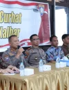 Pelaksanaan kegiatan Jum’at Curhat Polda Kalbar bersama warga di Pontianak Selatan menjelang Nataru 2025. (Dok. Polda Kalbar)