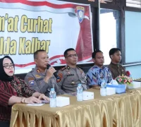 Pelaksanaan kegiatan Jum’at Curhat Polda Kalbar bersama warga di Pontianak Selatan menjelang Nataru 2025. (Dok. Polda Kalbar)