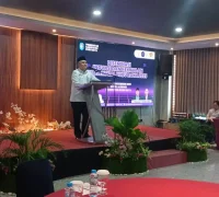 Sekda Kubu Raya Yusran Anizam menyampaikan arahan terkait kewajiban inovasi perangkat daerah pada kegiatan Diseminasi Inovasi dan Kekayaan Intelektual di Kubu Raya. (dok. MC Kubu Raya)