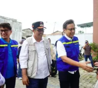 Menteri Kesehatan Budi Gunadi Sadikin meninjau fasilitas kesehatan dan posko pengungsian di Aceh Tengah. (Dok. InfoPublik)