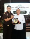Wakil Gubernur Kalimantan Barat Krisantus Kurniawan saat menghadiri FGD Sikawan Dayak yang membahas penyelarasan hukum adat dan administrasi kependudukan masyarakat Dayak.
