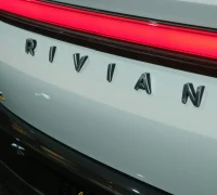 Ilustrasi chip Rivian Autonomy Processor sebagai teknologi pendukung kendaraan swakemudi Level 4. (unsplash.com/@anldrms)