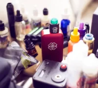 Ilustrasi rokok elektrik atau vape yang diduga disalahgunakan untuk peredaran narkotika oleh jaringan ilegal.