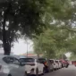 Antrean kendaraan mengular di SPBU Jalan MT Haryono, Pontianak, Senin (27/7/2026).
