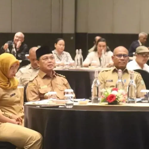 Gubernur Kalimantan Barat Ria Norsan membuka konsultasi publik Rancangan Pergub tentang Perladangan Berbasis Kearifan Lokal untuk memberikan kepastian hukum bagi peladang dan mencegah karhutla.
