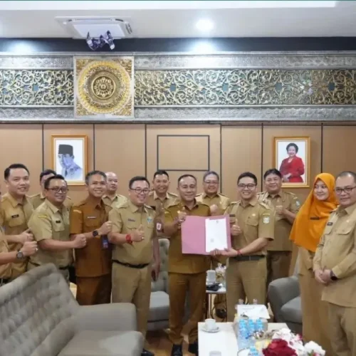 Wagub Kalbar Krisantus Kurniawan menerima audiensi pengurus Betang Raya ASN Dayak di Pontianak.