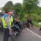 polisi membubarkan remaja yang diduga hendak melakukan balap liar saat ngabuburit di Jalan Sungai Selamat Siantan Hilir Pontianak Utara