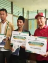 Gubernur Kalbar Ria Norsan menyalurkan bantuan pendidikan saat mengunjungi lembaga pendidikan dan keagamaan di Serimbu dan Ngabang, Landak.