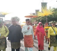 Kepala Dinas Pendidikan dan Kebudayaan Kota Singkawang Asmadi saat hadir di kegiatan Belarak dan Khataman Al-Qur’an tingkat SD dan SMP se-Kota Singkawang.