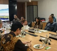 Menkomdigi, Meutya Hafid menghadiri pertemuan bilateral dengan Duta Besar Tiongkok untuk Indonesia, Wang Lutong, di Gedung Sapta Pesona, Jakarta Pusat, Jumat (25/7/2025). Foto: Indra/Komdigi.go.id)