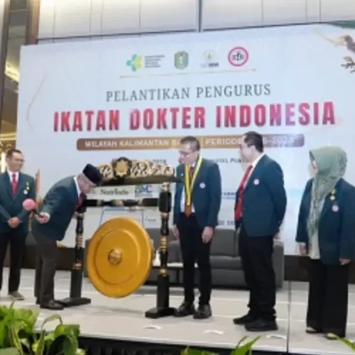 Sekda Kalbar Harisson saat menghadiri pelantikan pengurus IDI Kalimantan Barat di Pontianak, Minggu (8/2/2026).