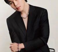 rumor kencan Jimin bts Klarifikasi Big Hit Music terkait rumor kencan Jimin BTS dengan Song Da-eun. (instagram.com/j.m)