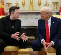 Presiden AS Donald Trump dan Elon Musk terkait investasi saham SpaceX. (Foto: Potus)