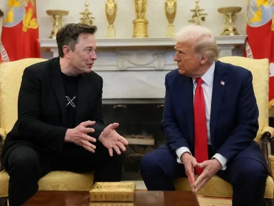 Presiden AS Donald Trump dan Elon Musk terkait investasi saham SpaceX. (Foto: Potus)