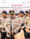 Kapolda Kalbar Irjen Pol Alberd Teddy Benhard Sianipar memimpin apel penerimaan 300 personel BKO Brimob untuk penanganan karhutla di Kalimantan Barat. (Foto: Polda Kalbar)