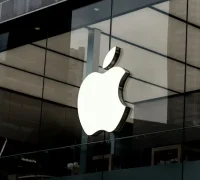 Ilustrasi - iPhone lipat Apple bakal menggunakan material titanium daur ulang. (Foto: unsplash.com/@he_junhui)