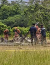 Helikopter medis Layanan Dokter Udara yang jatuh di dekat Bandara Long Lellang, Sarawak. (facebook.com/al.imram.88)