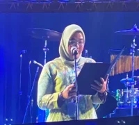 Sari Tangkau, ASN Pemkot Singkawang, membacakan deklarasi Musrenbang HAM pada puncak Peringatan Hari HAM Sedunia 2025 di Jakarta. (MC Singkawang)