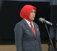 Pelantikan Dwi Yanti sebagai Sekda baru Kota Singkawang oleh Wali Kota Tjhai Chui Mie. (Mc Singkawang)