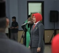 Wali Kota Singkawang Tjhai Chui Mie melantik Dwi Yanti sebagai Sekda Kota Singkawang. (MC Singkawang)