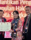 Wali Kota Singkawang Tjhai Chui Mie saat pengukuhan pengurus PERHAKIN Singkawang periode 2025–2030. (MC Singkawang)