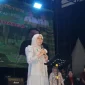 Sekda Kota Singkawang Dwi Yanti menghadiri perayaan Natal Kota Singkawang di Stadion Kridasana sebagai momentum memperkuat toleransi dan kebersamaan masyarakat. (MC Singkawang)