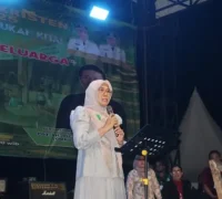 Sekda Kota Singkawang Dwi Yanti menghadiri perayaan Natal Kota Singkawang di Stadion Kridasana sebagai momentum memperkuat toleransi dan kebersamaan masyarakat. (MC Singkawang)