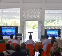 Bupati Kayong Utara Romi Wijaya mengikuti Panen Raya Nasional secara daring di Pendopo Sukadana. (Dok. MC KKU)