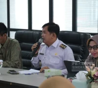 Wakil Wali Kota Singkawang Muhammadin membuka Rapat Koordinasi Percepatan Pertumbuhan Ekonomi Daerah di Aula Bappeda. (MC Singkawang)