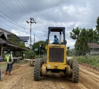 Pemerintah Kalbar percepat pembangunan infrastruktur di perhuluan dan perbatasan melalui perawatan jalan dan pembangunan jembatan Pemerintah Kalbar percepat pembangunan infrastruktur di perhuluan dan perbatasan melalui perawatan jalan dan pembangunan jembatan