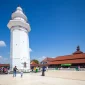 Pemandangan Menara Mesjid Banten sebagai salah satu destinasi wisata halal unggulan di Indonesia.