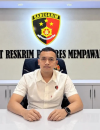 Kasat Reskrim Polres Mempawah, Iptu Eric Ibrahim Pattimura, saat memberikan keterangan terkait penanganan kasus dugaan pembakaran lahan. (Foto: Res-Mpw)