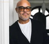 Penyanyi rohani asal Amerika Serikat Israel Houghton yang rencananya menggelar konser di Jakarta pada 24 Oktober 2026. (foto: instagram.com/israelhoughton)